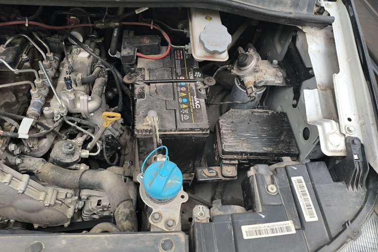 Used JAC Refine M4 2022 2.0 CTI Diesel Manual Jingrui Model Engine Bay Left