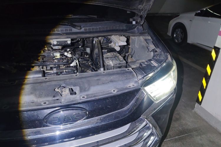 Used JAC Refine M4 2022 2.0 TGDI Automatic Business Edition Engine Bay Left