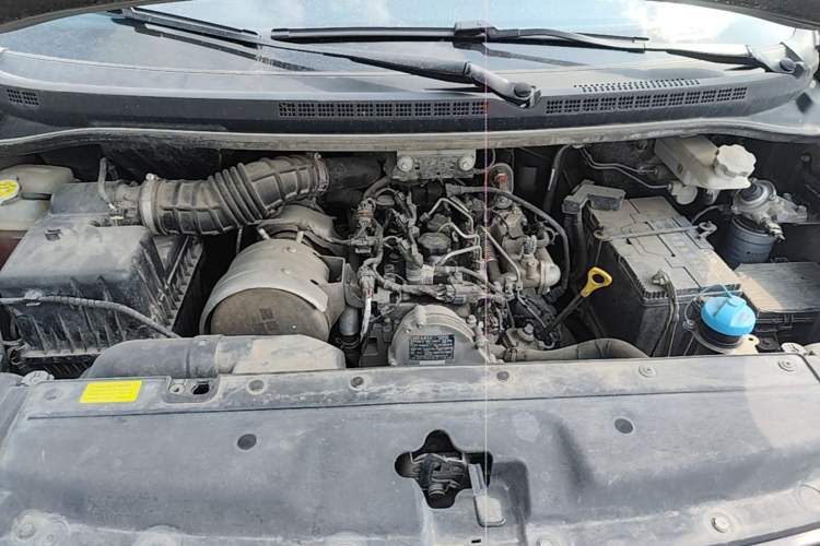 Used JAC Refine M4 2022 2.0 CTI Diesel Manual Jingrui Model Engine Bay