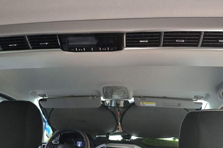 Used JAC Refine M4 2022 2.0 CTI Diesel Manual Jingrui Model Headliner