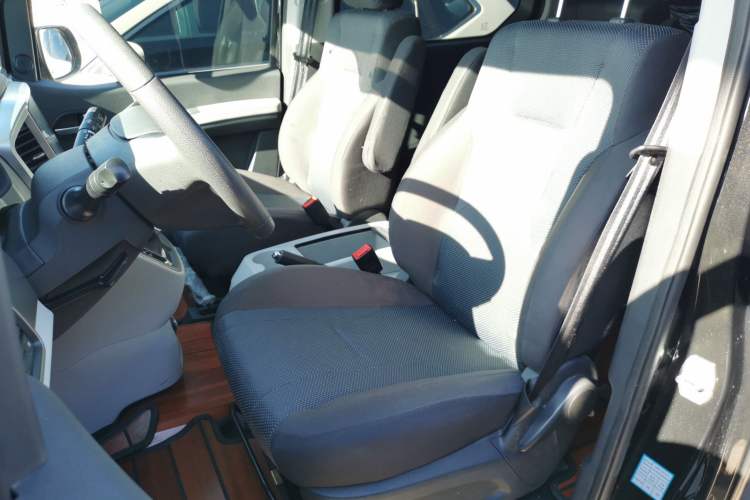 Used JAC Refine M4 2022 2.0 TGDI Automatic Business Edition Left Front Seat