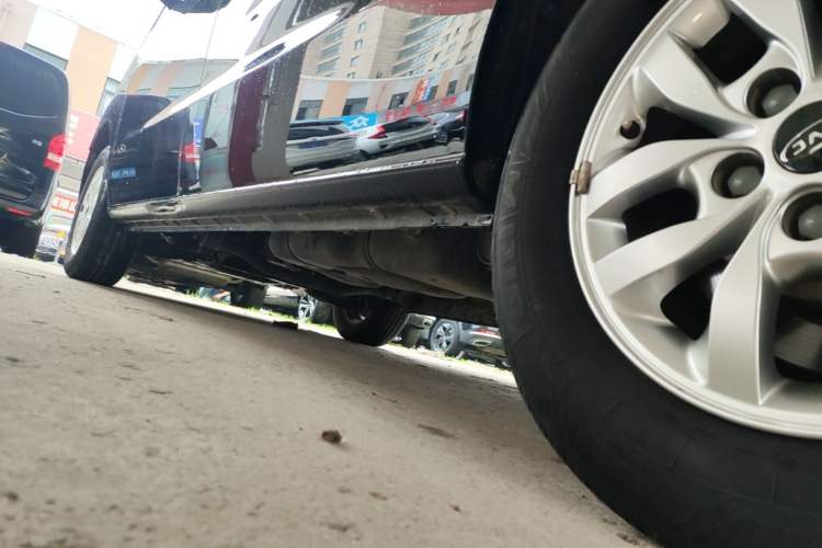 Used JAC Refine M4 2022 2.0 TGDI Automatic Business Edition Left Side Sill
