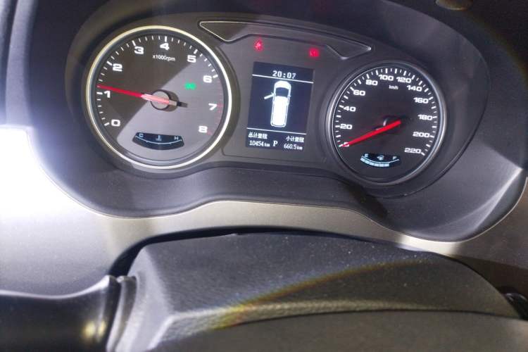 Used JAC Refine M4 2022 2.0 TGDI Automatic Business Edition Odometer Close Up