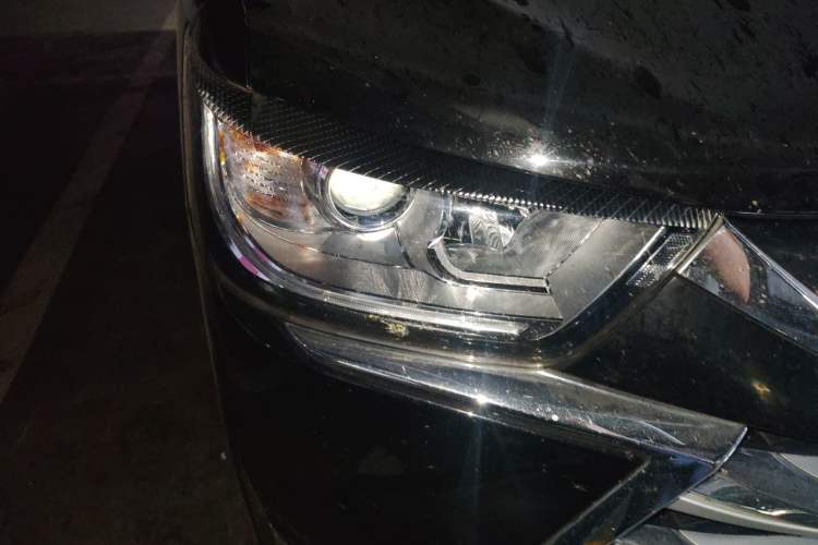 Used JAC Refine M4 2022 2.0 TGDI Automatic Business Edition Right Front Headlight