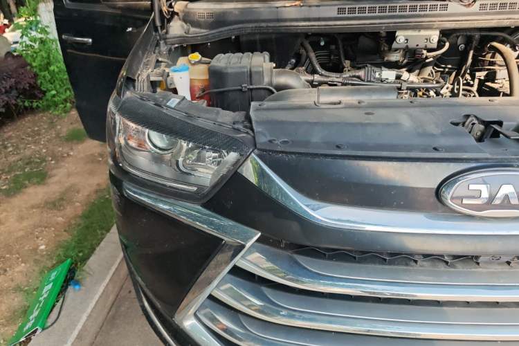Used JAC Refine M4 2022 2.0 TGDI Automatic Business Edition Right Front Headlight