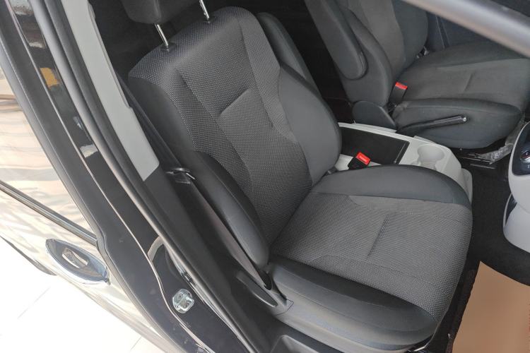 Used JAC Refine M4 2022 2.0 TGDI Automatic Business Edition Right Front Seat