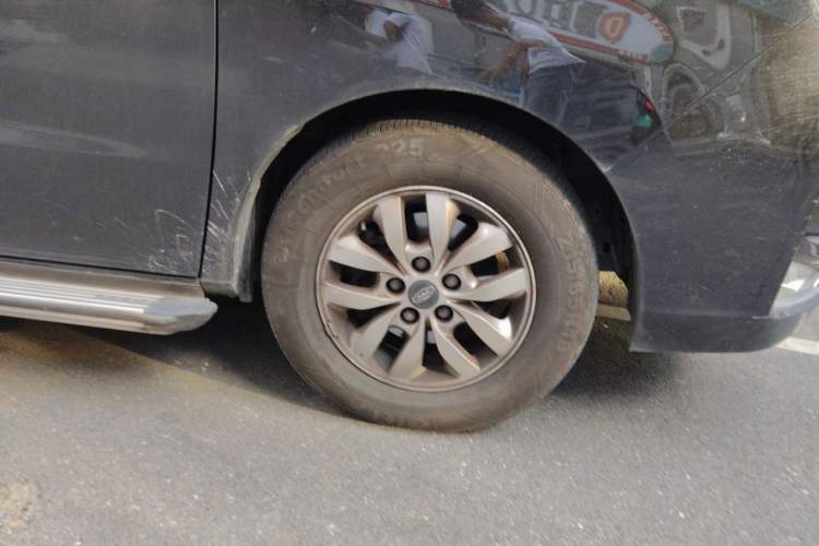 Used JAC Refine M4 2022 2.0L CNG Manual Commercial & Travel Version Right Front Wheel Hub
