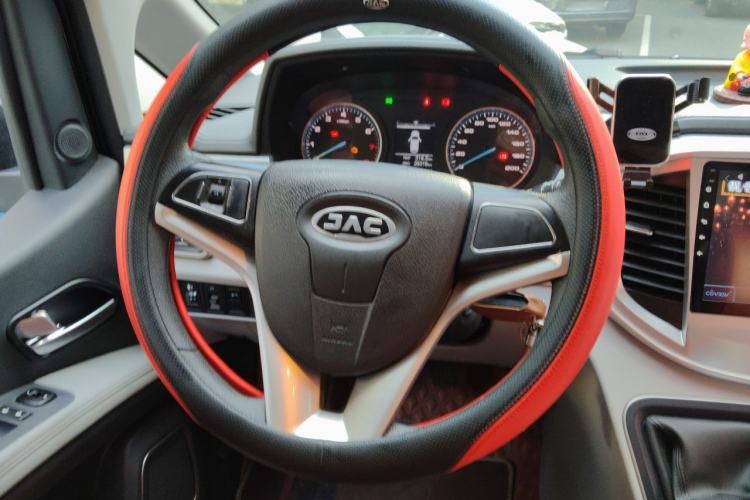 Used JAC Refine M4 2022 2.0L CNG Manual Commercial & Travel Version Steering Wheel