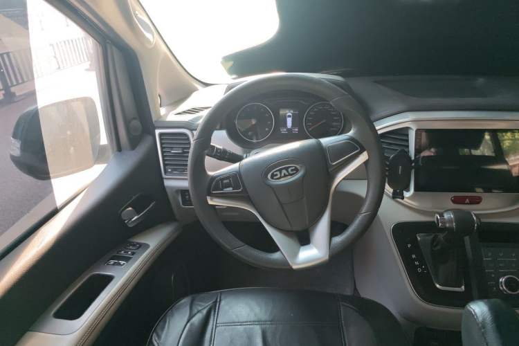 Used JAC Refine M4 2022 2.0 TGDI Automatic Business Edition Steering Wheel