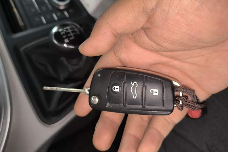 Used JAC Refine M4 2022 2.0 CTI Diesel Manual Jingrui Model Vehicle Key