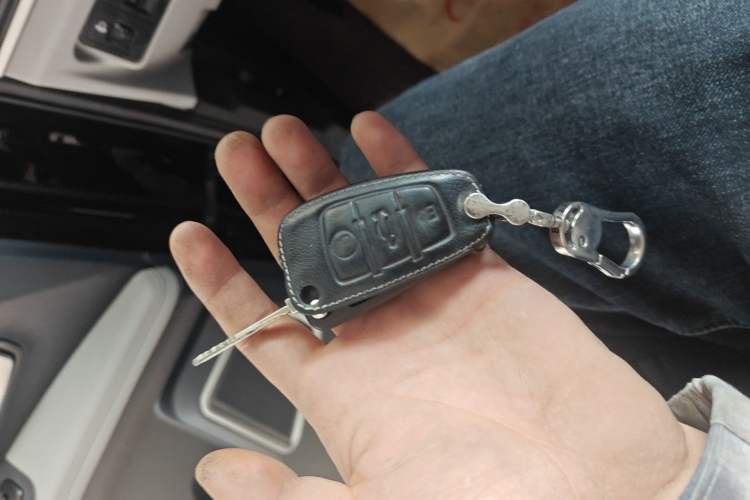 Used JAC Refine M4 2022 2.0 TGDI Automatic Business Edition Vehicle Key