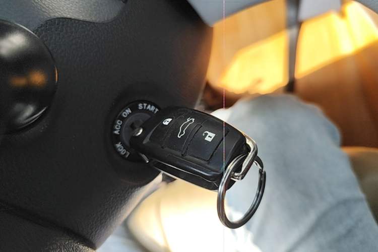 Used JAC Refine M4 2022 2.0 CTI Diesel Manual Jingrui Model Vehicle Key