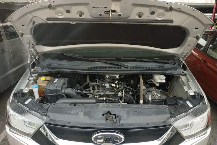 Used JAC Refine M4 2022 2.0 TGDI Automatic Business Edition Engine Bay