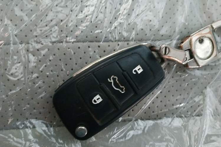 Used JAC Refine M4 2022 2.0 TGDI Automatic Business Edition Interior 1