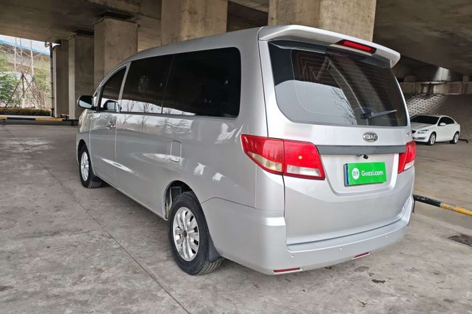 Used JAC Refine M4 2022 2.0 TGDI Automatic Business Edition Exterior 2
