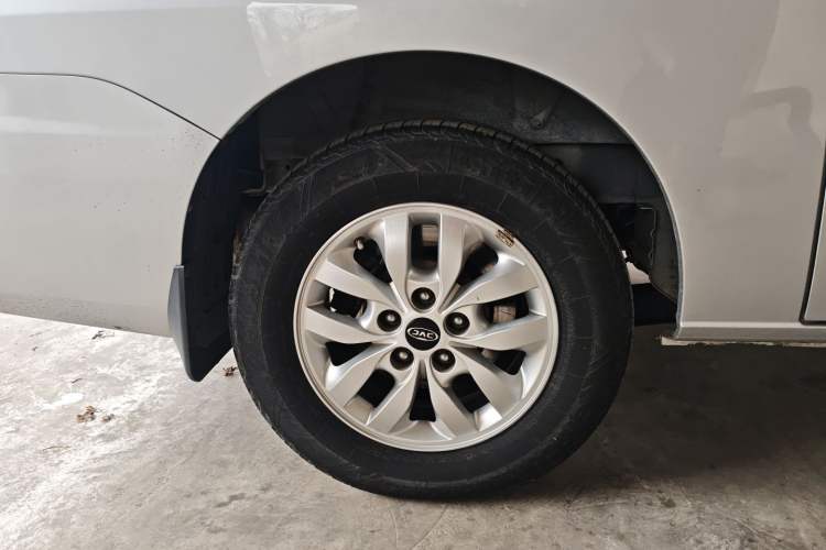 Used JAC Refine M4 2022 2.0 TGDI Automatic Business Edition Exterior 5