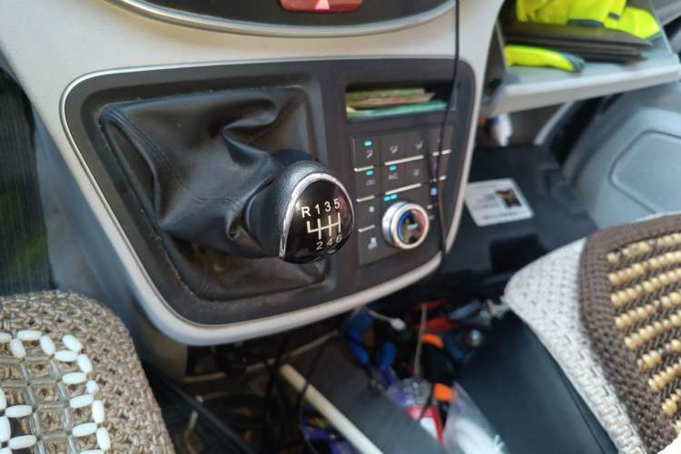 Used JAC Refine M4 2022 2.0 CTI Diesel Manual JingShang Version Gear Lever