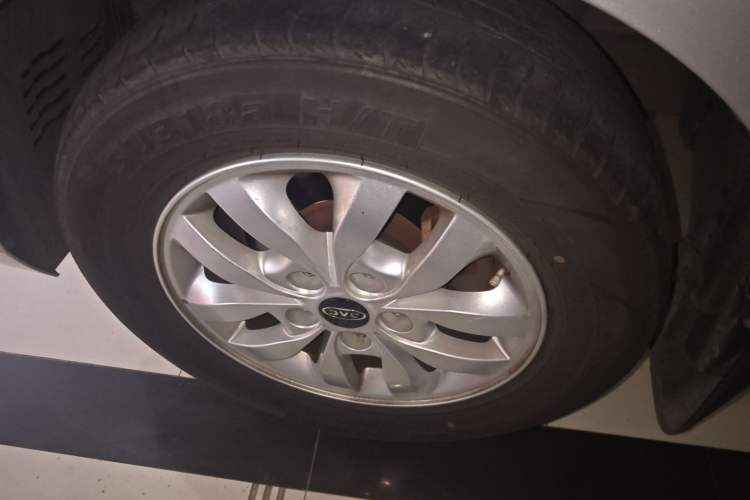 Used JAC Refine M4 2022 2.0 TGDI Automatic Business Edition Left Front Wheel Hub