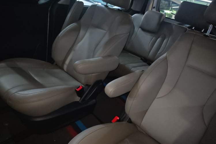 Used JAC Refine M4 2022 2.0 TGDI Automatic Business Edition Left Rear Seat