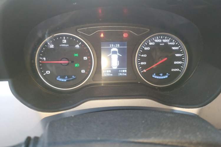 Used JAC Refine M4 2022 2.0 CTI Diesel Manual JingShang Version Odometer Close Up