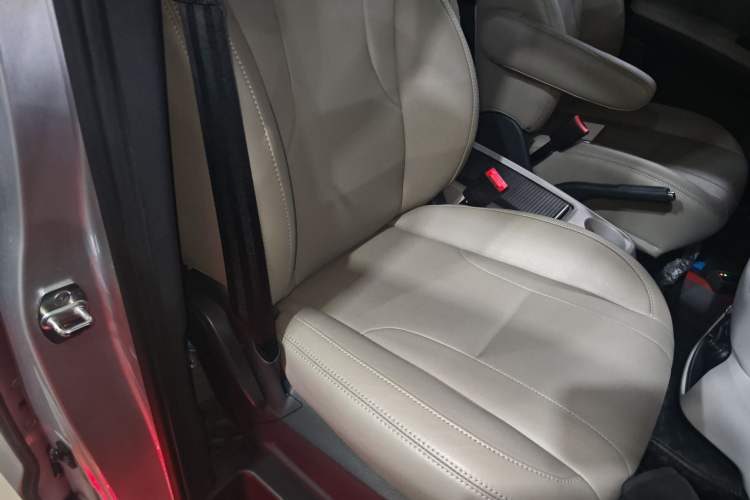 Used JAC Refine M4 2022 2.0 TGDI Automatic Business Edition Right Front Seat