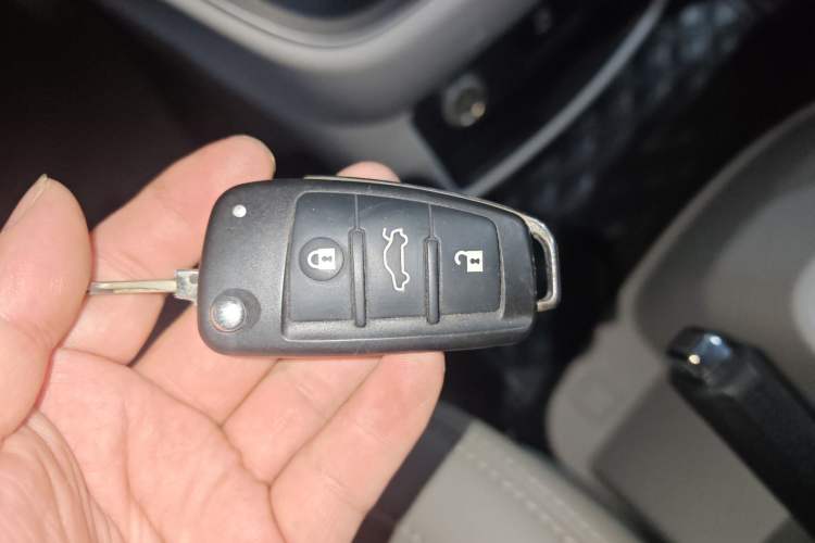 Used JAC Refine M4 2022 2.0 TGDI Automatic Business Edition Vehicle Key