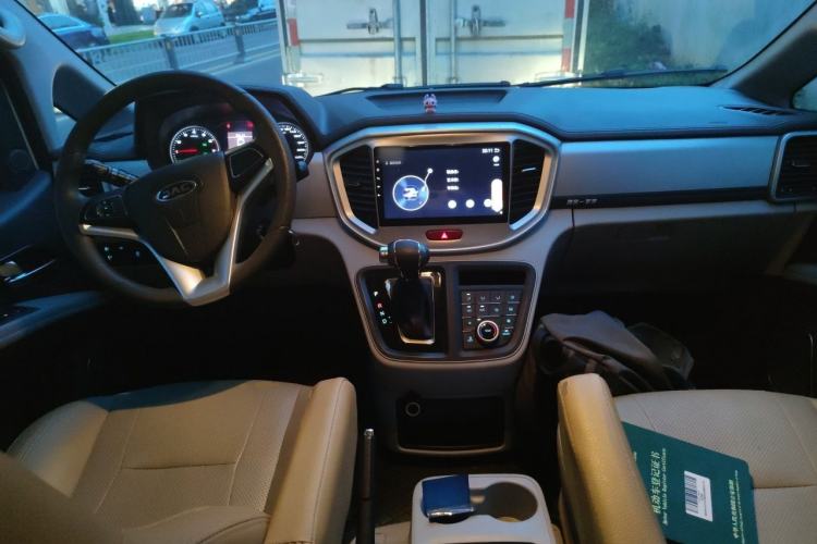 Used JAC Refine M4 2022 2.0 TGDI Automatic Business Edition Center Console
