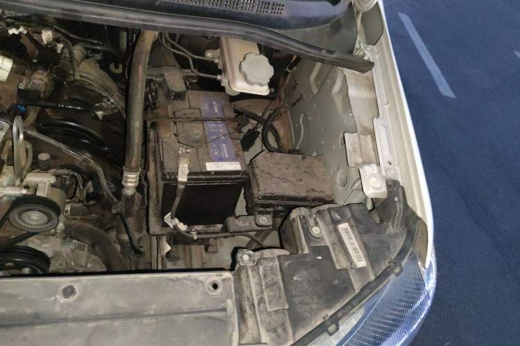 Used JAC Refine M4 2022 2.0 TGDI Automatic Business Edition Engine Bay Left