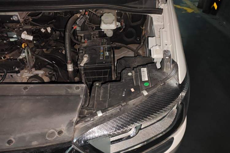 Used JAC Refine M4 2022 2.0 TGDI Automatic Business Edition Engine Bay Left