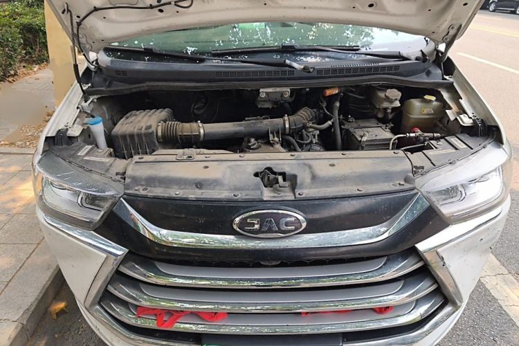 Used JAC Refine M4 2022 2.0L CNG Manual Commercial & Travel Version Engine Bay