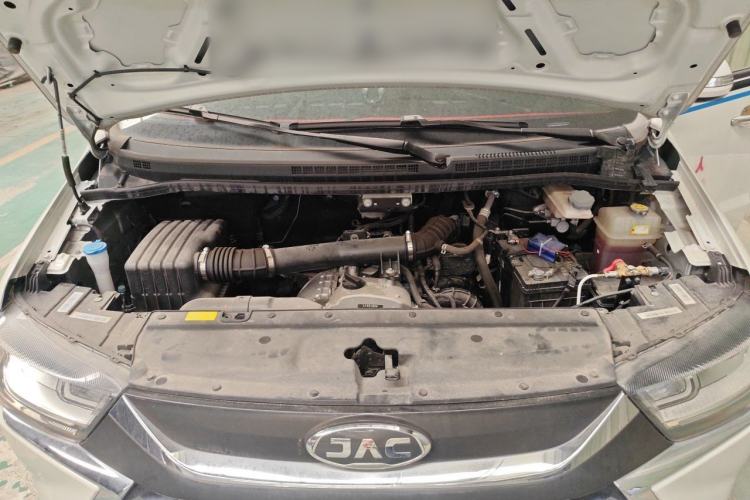 Used JAC Refine M4 2022 2.0L CNG Manual Commercial & Travel Version Engine Bay
