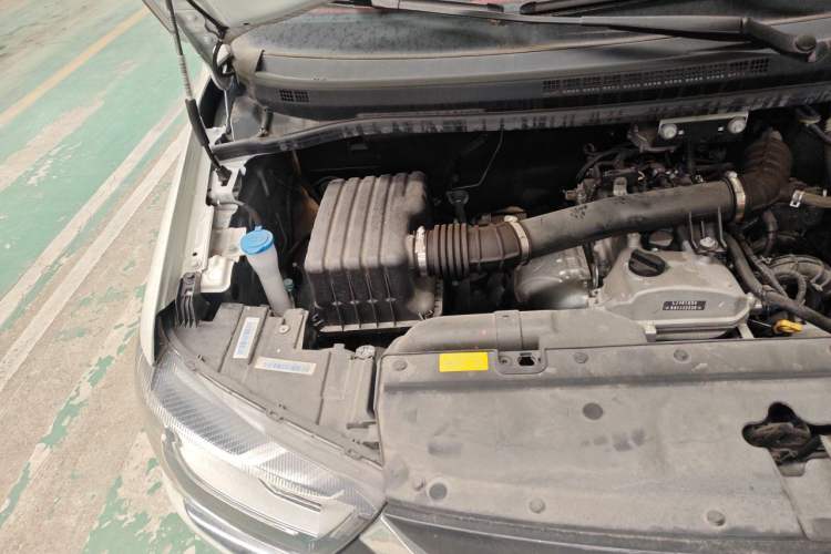 Used JAC Refine M4 2022 2.0L CNG Manual Commercial & Travel Version Engine Bay Right