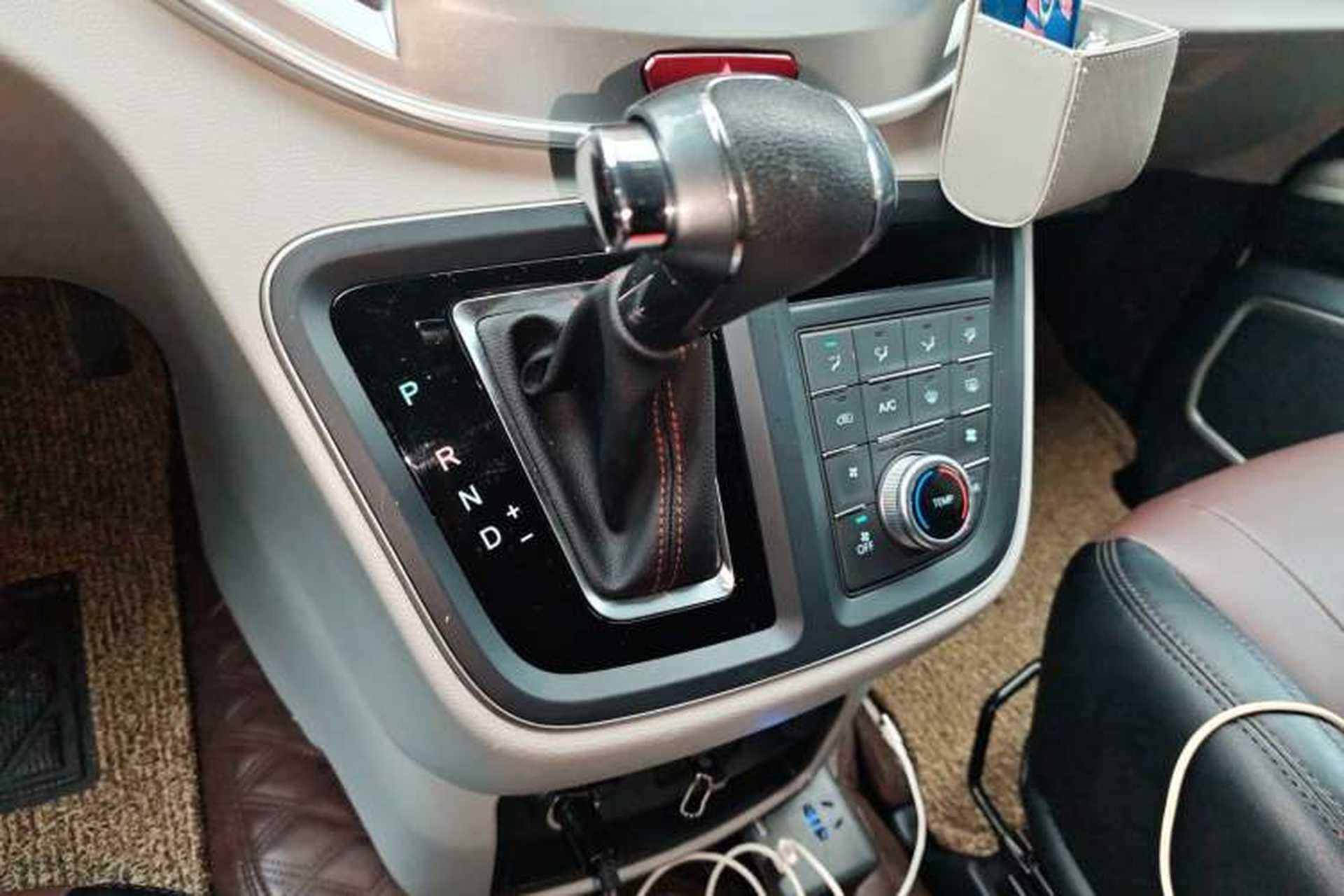 Used JAC Refine M4 2022 2.0 TGDI Automatic Business Edition Gear Lever
