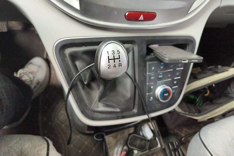 Used JAC Refine M4 2022 2.0L CNG Manual Commercial & Travel Version Gear Lever