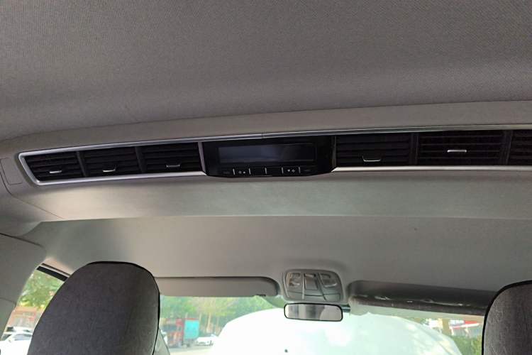 Used JAC Refine M4 2022 2.0L CNG Manual Commercial & Travel Version Headliner