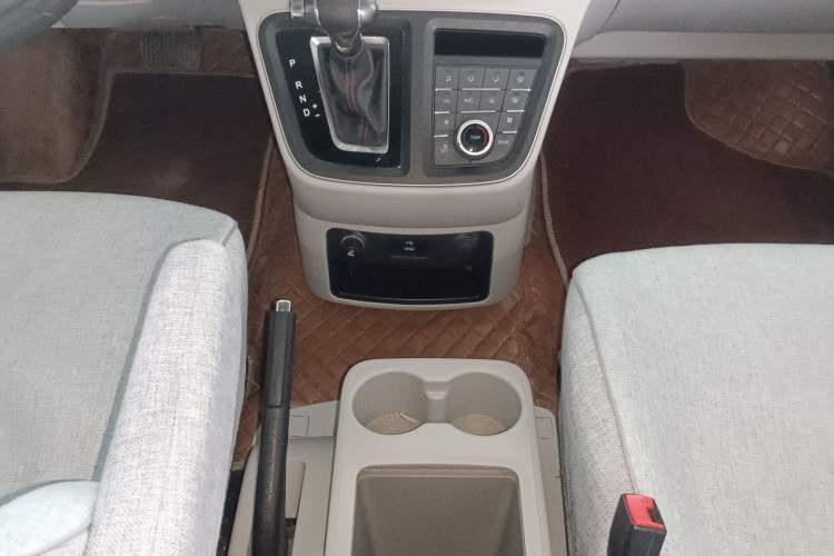 Used JAC Refine M4 2022 2.0 TGDI Automatic Business Edition Interior 5