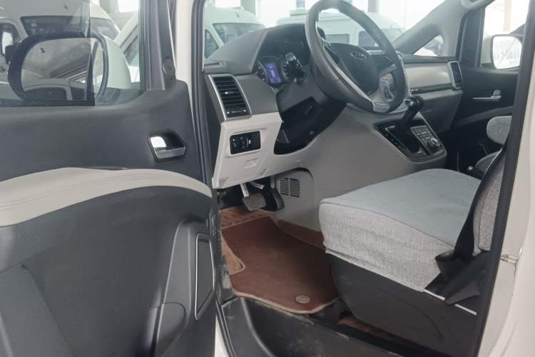 Used JAC Refine M4 2022 2.0 TGDI Automatic Business Edition Interior 7