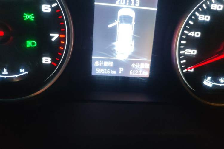 Used JAC Refine M4 2022 2.0 TGDI Automatic Business Edition Odometer Close Up