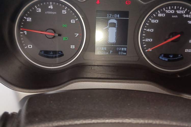 Used JAC Refine M4 2022 2.0 TGDI Automatic Business Edition Odometer Close Up