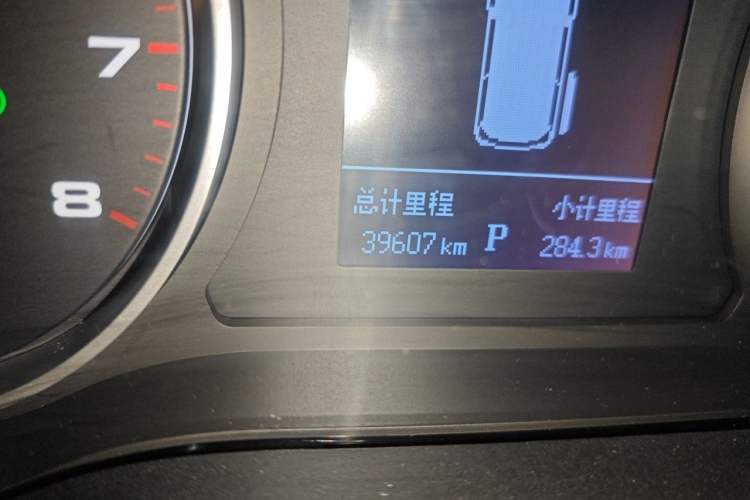 Used JAC Refine M4 2022 2.0 TGDI Automatic Business Edition Odometer Close Up