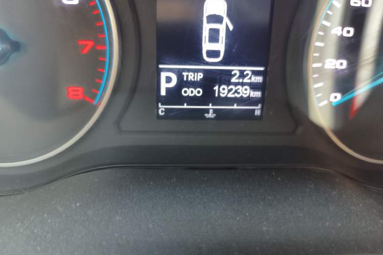 Used JAC Refine M4 2022 2.0 TGDI Automatic Business Edition Odometer Close Up