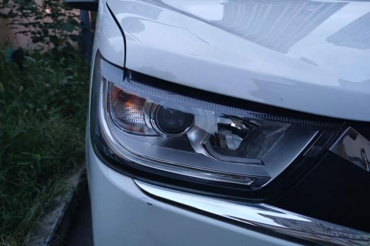 Used JAC Refine M4 2022 2.0 TGDI Automatic Business Edition Right Front Headlight
