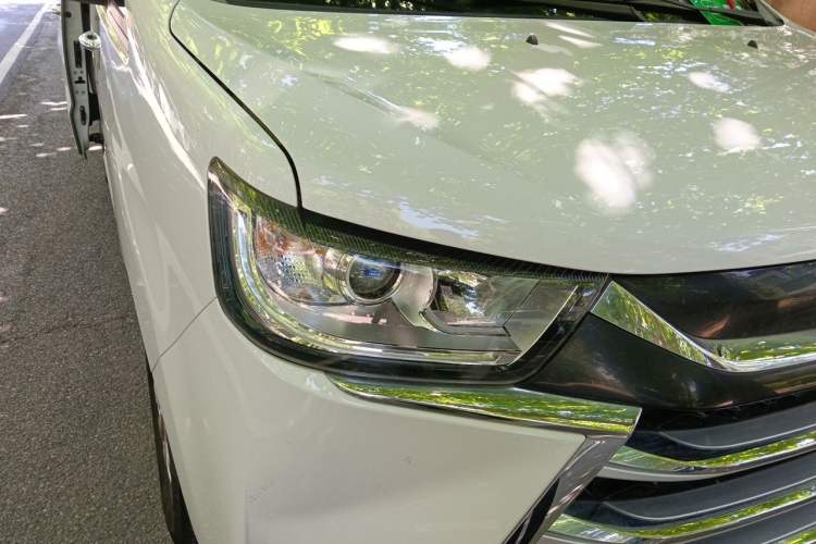 Used JAC Refine M4 2022 2.0 TGDI Automatic Business Edition Right Front Headlight