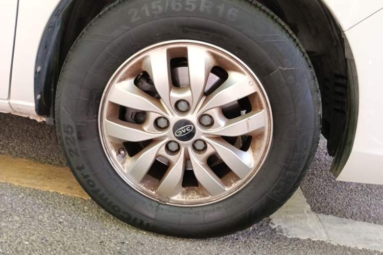 Used JAC Refine M4 2022 2.0 TGDI Automatic Business Edition Right Front Wheel Hub