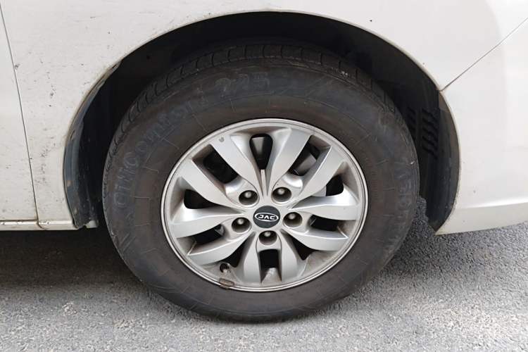 Used JAC Refine M4 2022 2.0 TGDI Automatic Business Edition Right Front Wheel Hub
