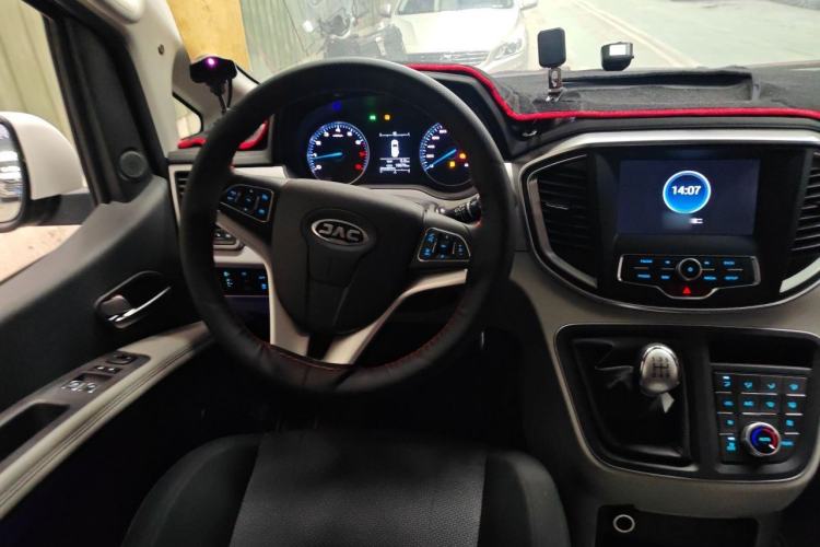 Used JAC Refine M4 2022 2.0L CNG Manual Commercial & Travel Version Steering Wheel