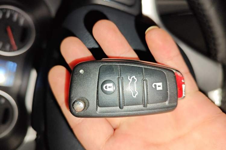 Used JAC Refine M4 2022 2.0 TGDI Automatic Business Edition Vehicle Key