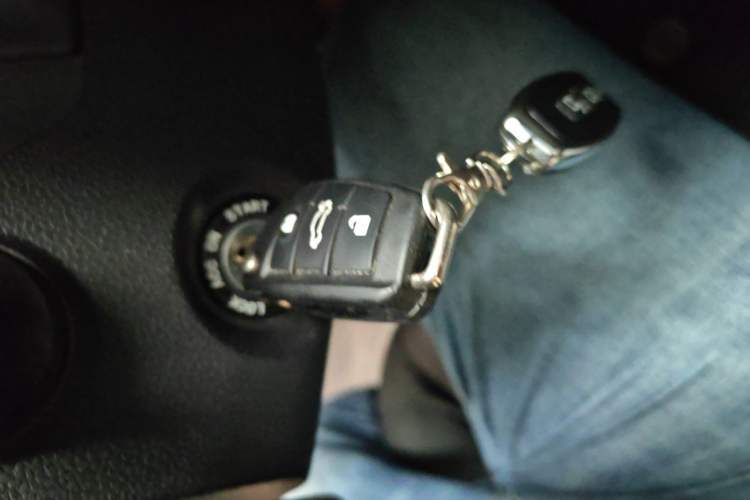 Used JAC Refine M4 2022 2.0L CNG Manual Commercial & Travel Version Vehicle Key
