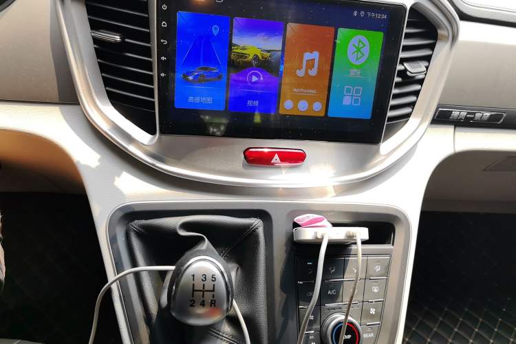 Used JAC Refine M4 2026 Model 2.0VVT Gasoline Manual Commercial Travel Edition Audio And AC Panel