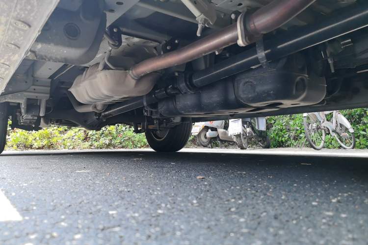 Used JAC Refine M4 2026 Model 2.0VVT Gasoline Manual Commercial Travel Edition Chassis Front Right